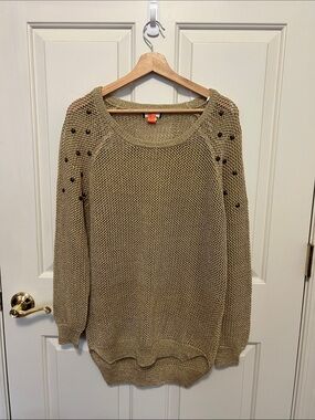 Relaxed Knit Scoop Neck Sweater in Tan